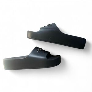 SOLD! Y2K Guess Platform Chunky Sandals